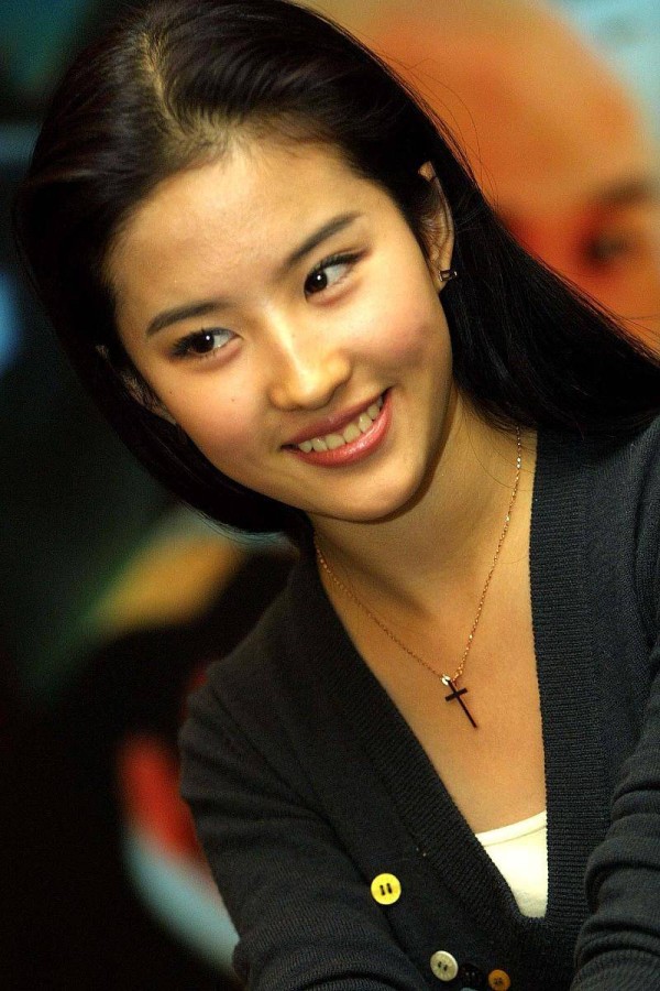 内娱顶流的“休眠经济学”:刘亦菲790天不进组背后的行业生存法则