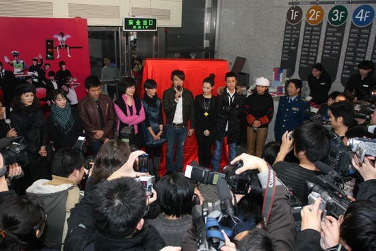 《爱呼2：爱情左右》折射明星们的情感世界