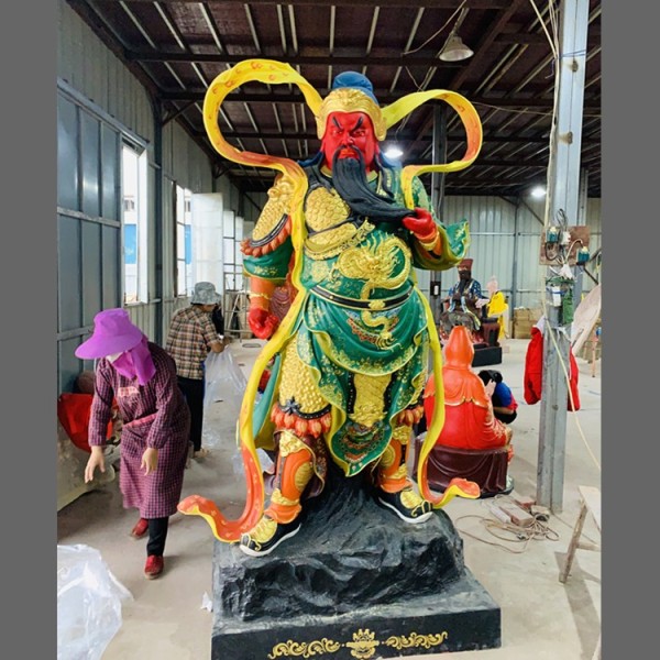 佛教四大天王分别是谁 四大天王东方持国天王雕塑 四大金刚站像