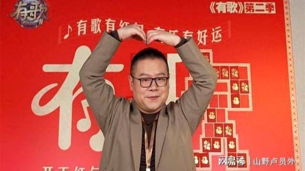 岳云鹏参加音乐类综艺。被叫鹏大哥，一时没忍住，直接笑癫了