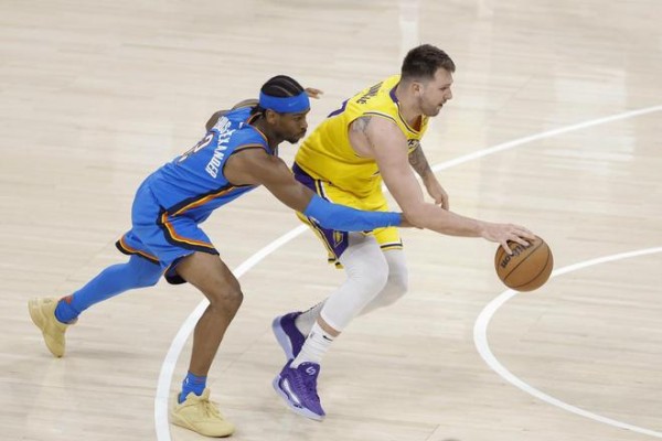 杨瀚森22分7板3助！生涯最佳一战！状元弗拉格受伤，西部格局改变