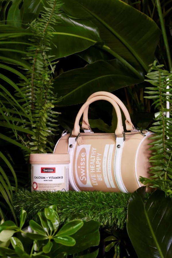 Swisse斯维诗品牌以中心内容和中心媒介的传播策略-传播蛙