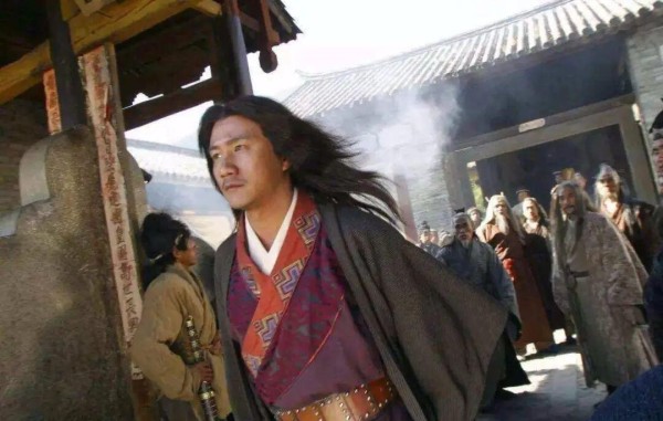 慕容复与明星：现代传播策略与武侠经典的共鸣