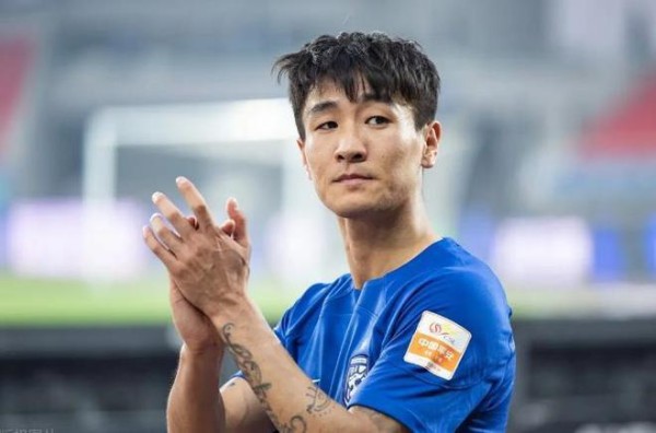 上港出局，韦世豪下家官宣，名记：多年合同，转会费或破纪录