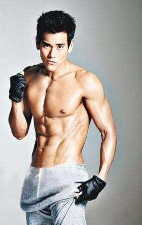 中国娱乐圈中的“硬汉”明星, 他是当之无愧的第一!