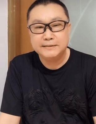 ​娱乐圈明星封杀案例：从辉煌到崩溃的教训