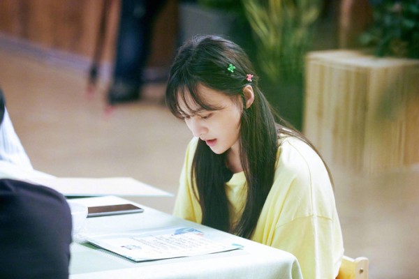 郑爽自曝交友观：在娱乐圈没有同龄闺蜜，害怕出现利益纠葛