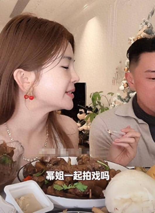 不点名却引爆猜测，赵樱子这次的瓜，把杨幂拖下水了