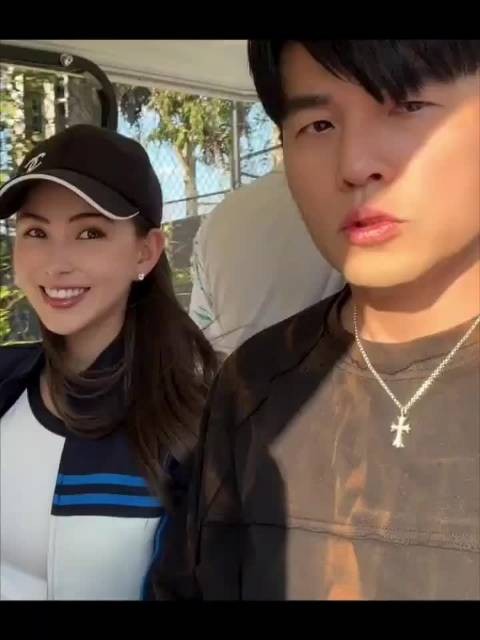 昆凌称周杰伦勇气可嘉，以站姐身份记录其网球赛首秀