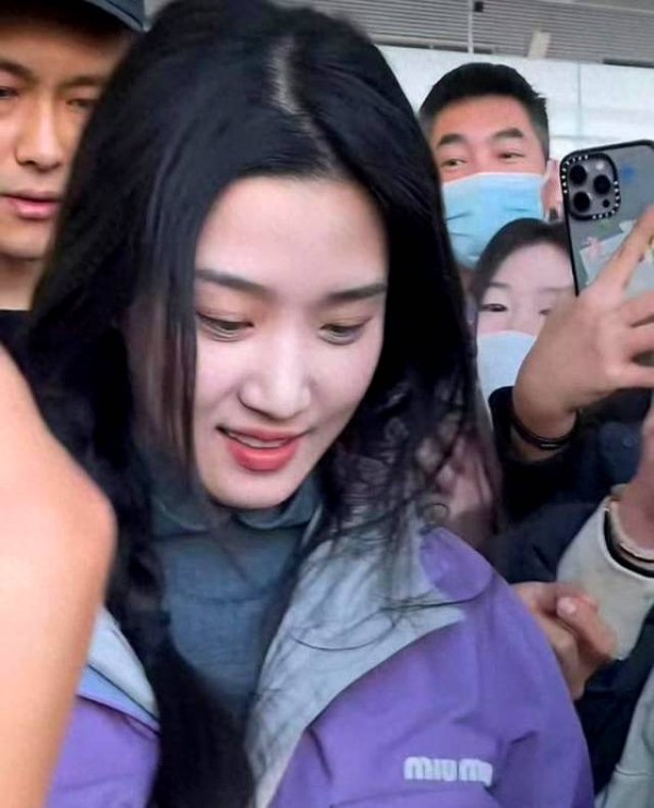 紧急播报！卢昱晓线下颜值杀疯了，生图比精修还敢打