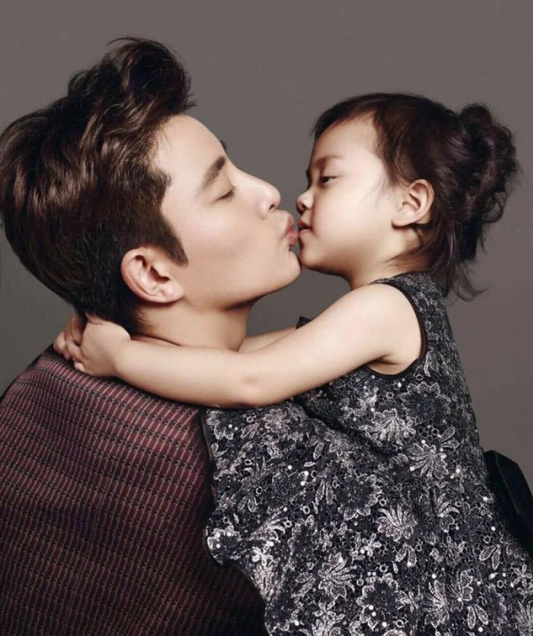 时隔半年，贾乃亮首次与粉丝<a target=