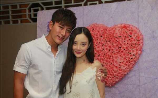 贾乃亮真诚发文获赞，却因这个动作让一切变味，网友指其在圈钱