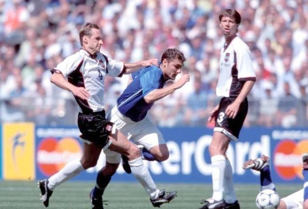 不爱足球的足坛巨星，16岁才专注于足球，26岁却打破转会费纪录