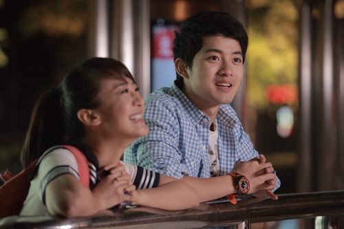 陈奕龙饰演的富二代与安娜情投意合