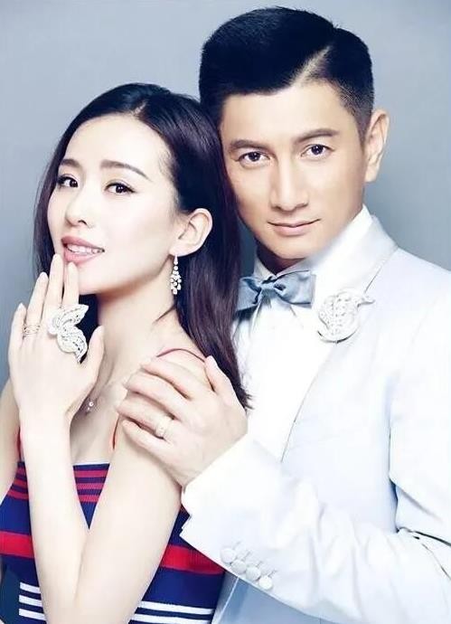 淡定面条：果真！只要是内地的艺人不管男女只要跟湾湾省联姻没有几个能够撑到最后！

娱乐圈的瓜，真是一个比一个大。这不，吴奇隆刘诗诗这对明星夫妻，又被推上了风口浪尖。吃瓜群众奔走相告，说他俩感情破裂，已经道扬镳了。这消息一出，网上一片哗然，说什么的都有。有的说早就看出来了，有的说不敢相信。还有人翻出陈晓陈妍希的旧账，说内地的艺人跟湾湾的结婚，就没几个能走到头的。

不过，咱也得客观地看待这事儿。毕竟...