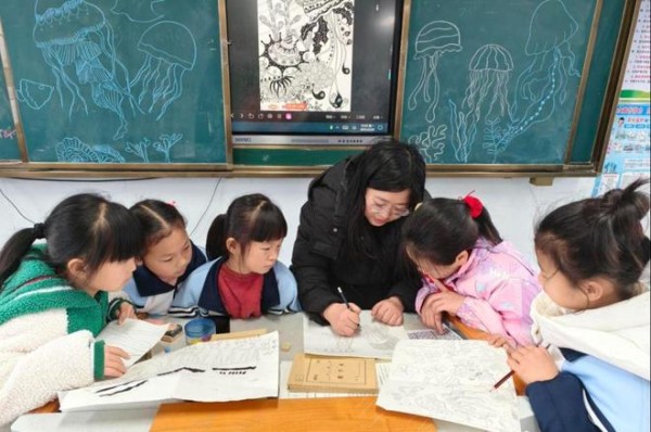 一群美育志愿者的十年