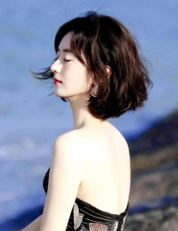 赵丽颖获飞天奖背后的故事：努力与坚持成就了她的辉煌