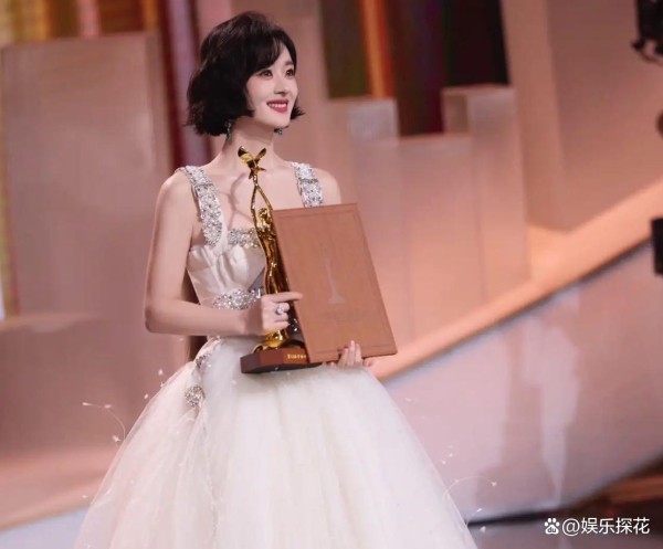 赵丽颖：金鹰节上的“泪点女王”，从配角到主角，用演技征服金鹰