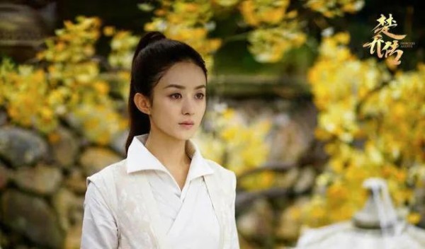 赵丽颖再破纪录，女主作品全网播放量破1800亿，五次登顶年度冠军