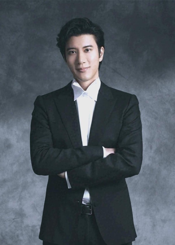 十大华语男歌手实力大揭秘：谁才是真正的“唱功之王”？