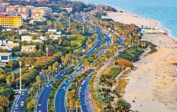 风光旖旎的环岛路成为热门影视取景地。（吴贤宾 摄）