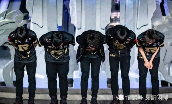 全明星RNG七人合照或成经典？知道合照的发起者后，网友：我哭了