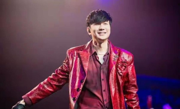 44岁林俊杰官宣恋情！女友仅23岁，21岁年龄差打破昔日誓言_新闻