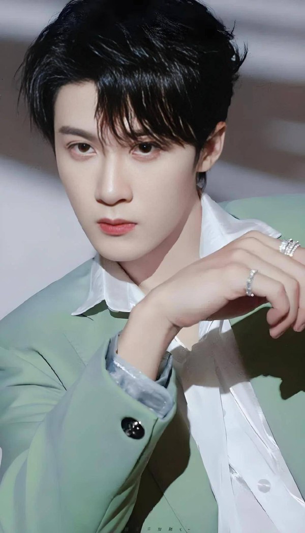 檀健次杀进韩媒头条！新曲引爆中韩，被封“中国顶级明星”