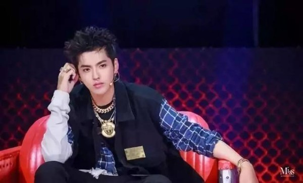 鹿晗的微博依然拥有令很多小明星咋舌的5400多万粉丝数