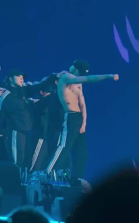 王鹤棣就这么富有且大方！