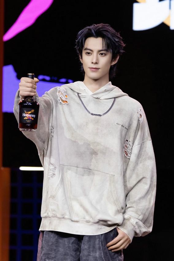  打开网易新闻 查看精彩图片 