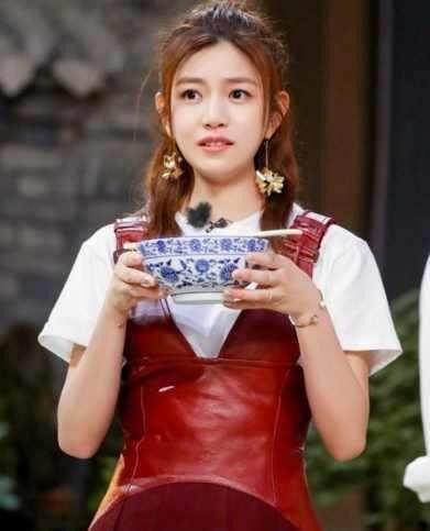 半个娱乐圈明星都改过名，张艺兴的原名与形象超贴合，杨紫最怪！