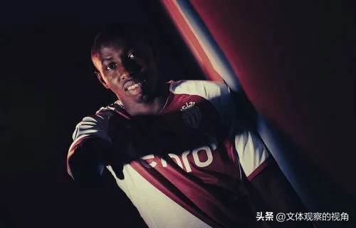 体育观察的世界：8月14-15日：世界足坛夏季转会市场官宣、竞技消息汇总！
1.法甲摩纳哥宣布，从萨尔茨堡签下22岁马里中场新星卡马拉。球员上赛季各项赛事36次出场贡献1球4助攻，转会费为1500万欧元(图一)
2.诺丁汉森林官宣：签下32岁塞内加尔中场库亚特！球员司职防守型中场，已在英超有超过250场的出场经验(图二)
3.诺丁汉森林官方宣布，球队正式以2500万欧元从沃特福德签下24岁前锋丹尼...