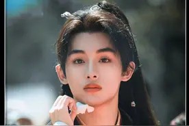 从被于正担心演技，到靠杨羡一夜升咖，董思成这才是爱豆转型的正确打开方式#董思成 #黄杨钿甜 #影娱热点团 #dou来聊影视视频封面