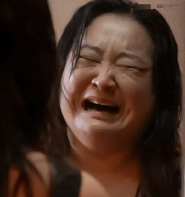 自毁前程！退出春晚、解散公司的贾玲，彻底撕碎了内娱的体面