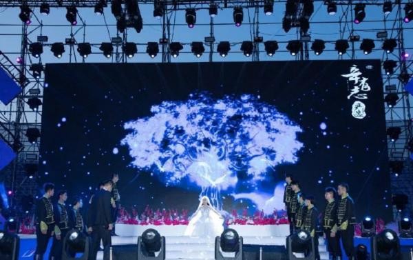 网红半个亿办婚礼却赚回一个亿，事后涨粉千万，还与成龙交为朋友