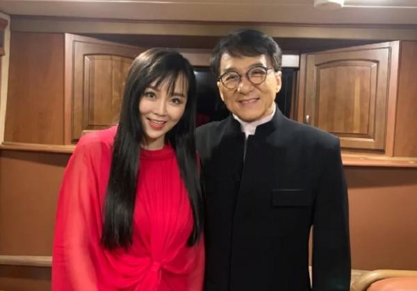 网红半个亿办婚礼却赚回一个亿，事后涨粉千万，还与成龙交为朋友