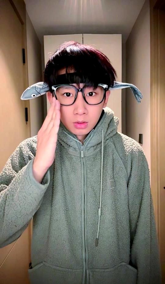 薛之谦与李昂星：音乐界的真挚友谊与共同成长