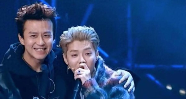 邓超鹿晗同台唤醒青春记忆：时光交错的情感共鸣