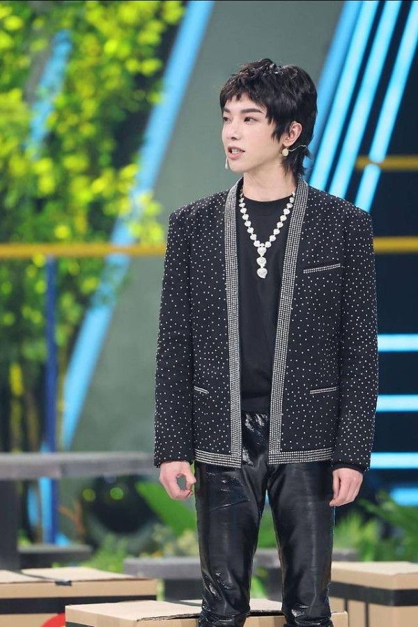 他是华语乐坛永远的神，他的音乐才华令人惊叹