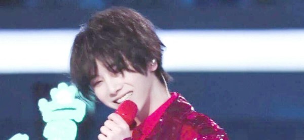 华晨宇：音乐才华与市场影响力的耀眼明星