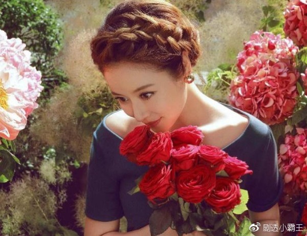 赵薇林心如同框拥抱做公益，心如气色不佳，赵薇动作超暖心