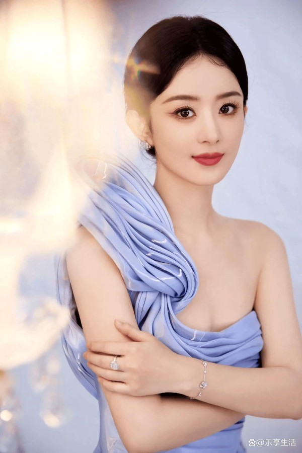 恭喜！赵丽颖获2025最具票房号召力女演员，用女性实力点亮银幕