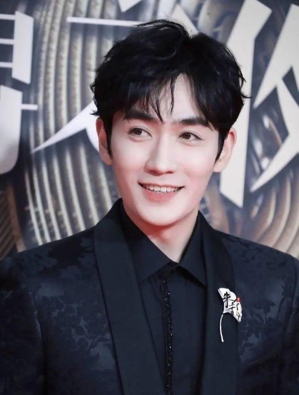 任嘉伦走后门？杨紫不敢告狗仔？马思纯被迫道歉？张予曦没整容？