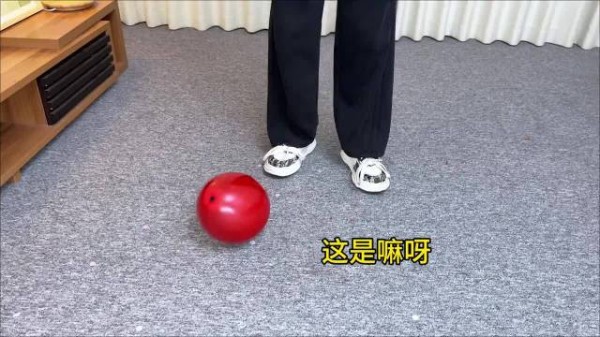 视频里有两个小蛋糕