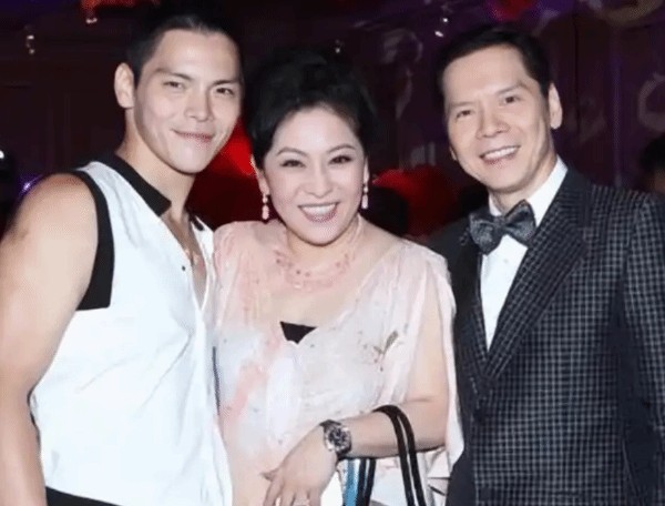 向华强说和向太无七年之痒：娱乐圈美女他看不上眼