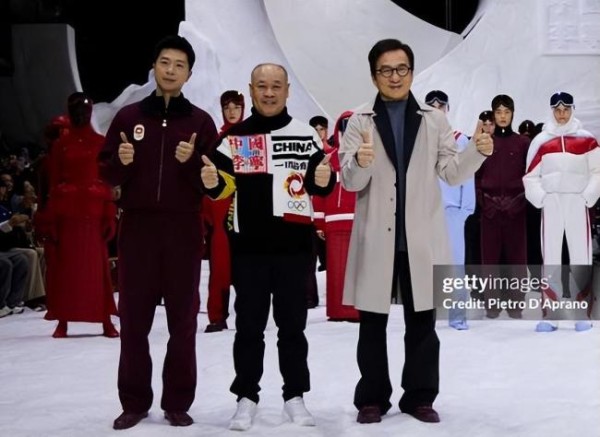 米兰时装周：明星闪耀亮相 成龙老了：依旧精神抖擞 马龙好帅：气质不输明星 贾玲瘦出新高度：女导演气场全开