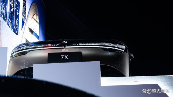 对话Stefan Sielaff，解读极氪7X设计理念