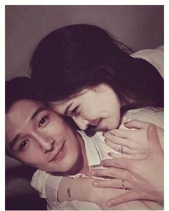 明星夫妻档：戏缘与爱情的交响曲