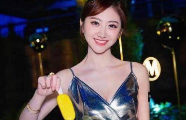 一张图真实展现11位女明星地位，刘亦菲稳坐C位成最大女主，周围宋佳杨幂实力抢眼，倪妮张小斐辛芷蕾稍显逊色，年轻花旦仍待崛起